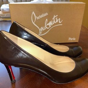 Christian Louboutin Simple Pump 70 MM Round Toe Pump size 39 Brown.